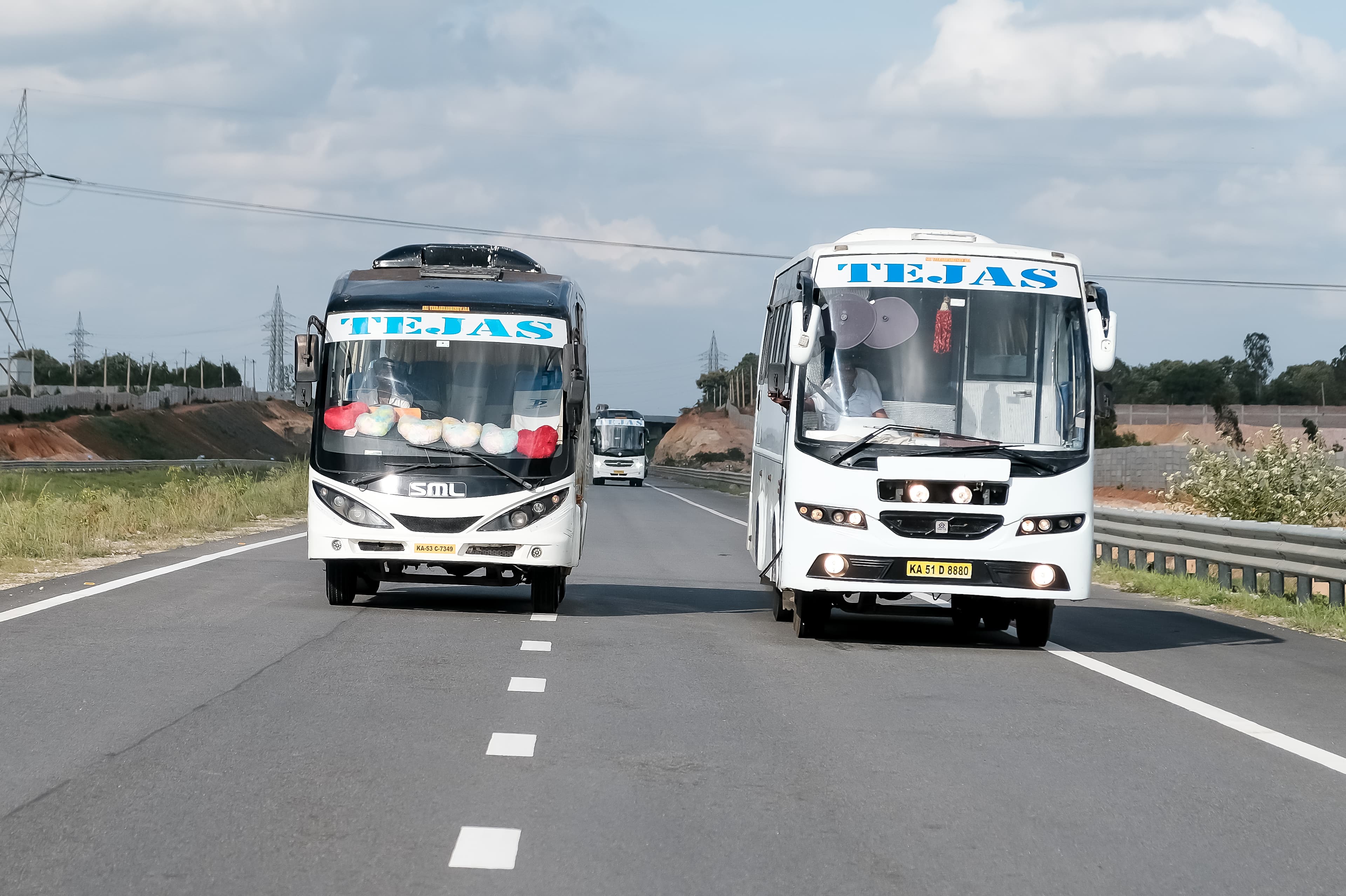 Right Mini Bus Rental