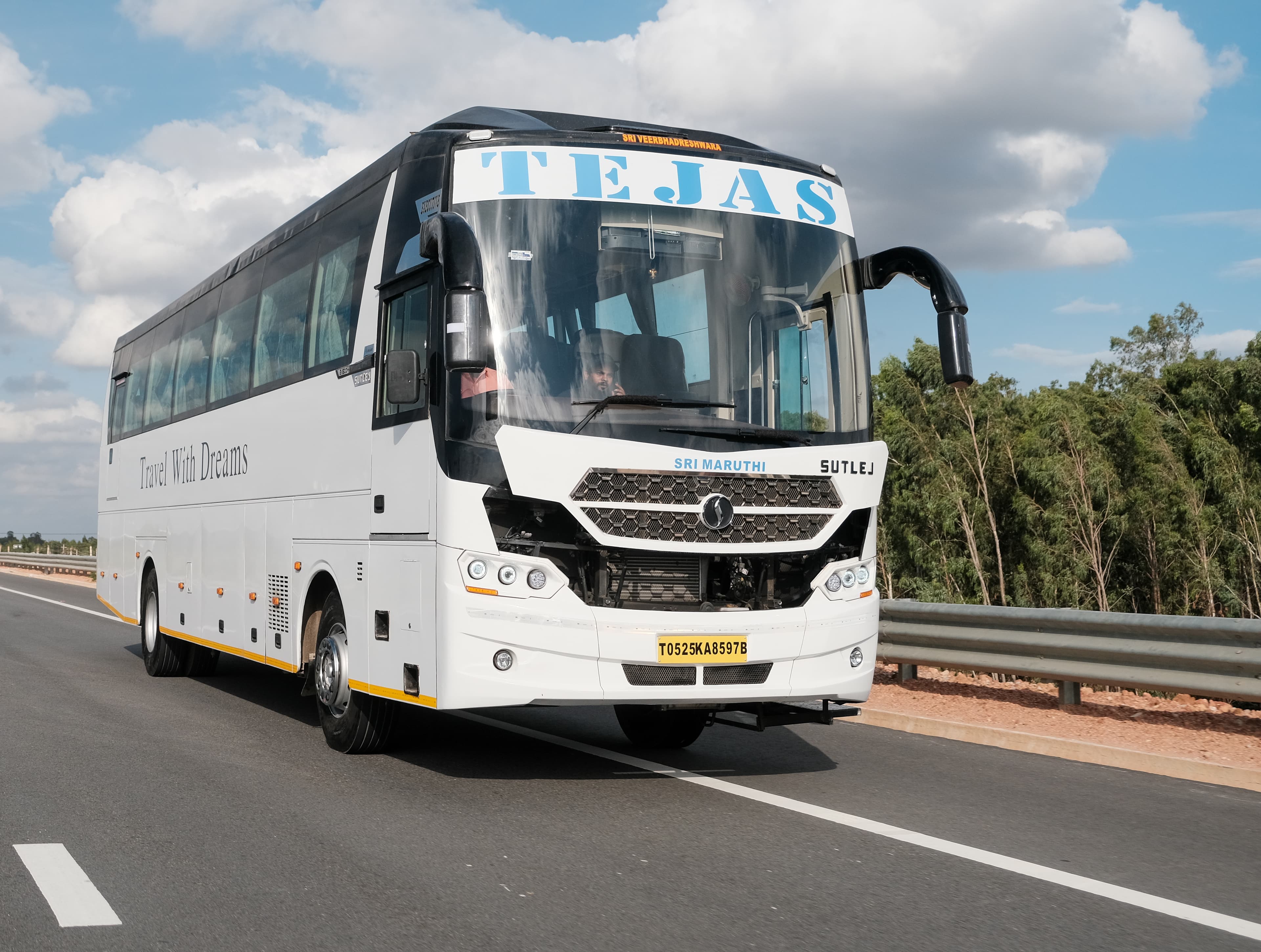 Hidden Charges in Mini Bus Rentals in India