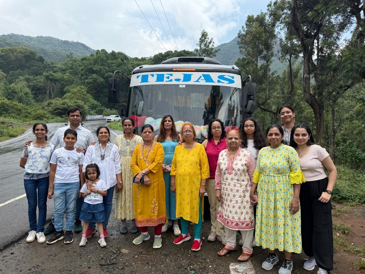 Top Benefits of Renting a Mini Bus in Bangalore for Group Travel