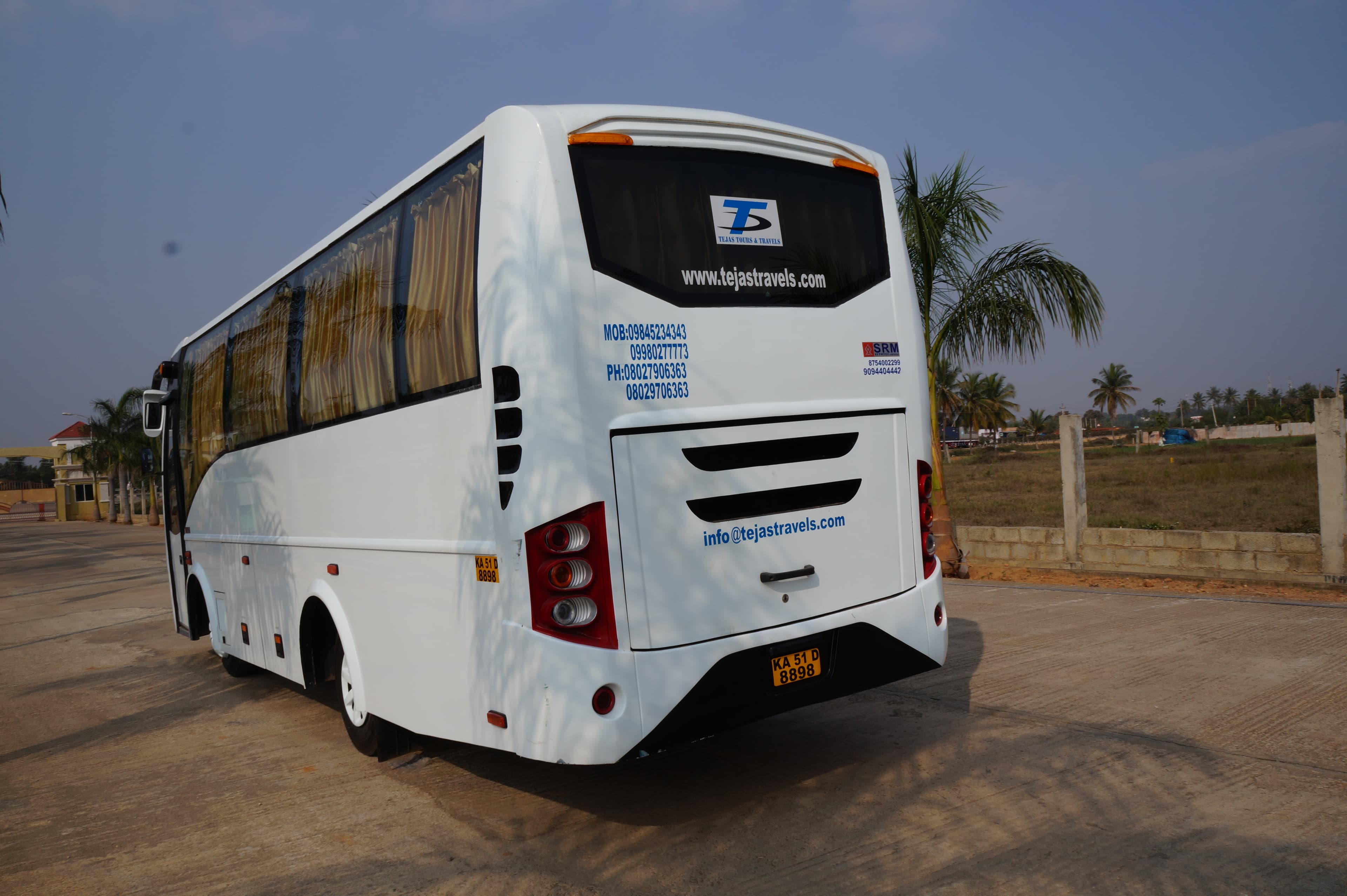 How to Choose a Reliable Mini Bus Rental Service in Bangalore