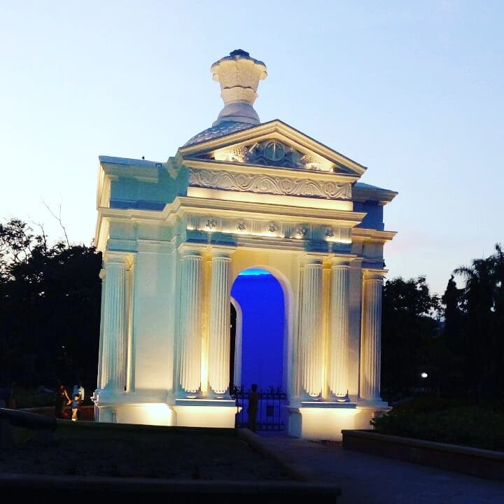 What Are Some Good Stopovers or Itinerary Ideas?