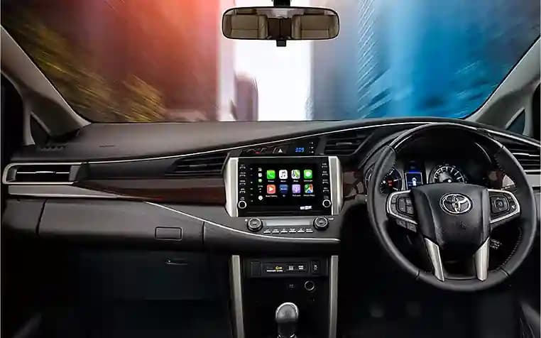 How Can You Easily Book an Innova with Tejas Travels?