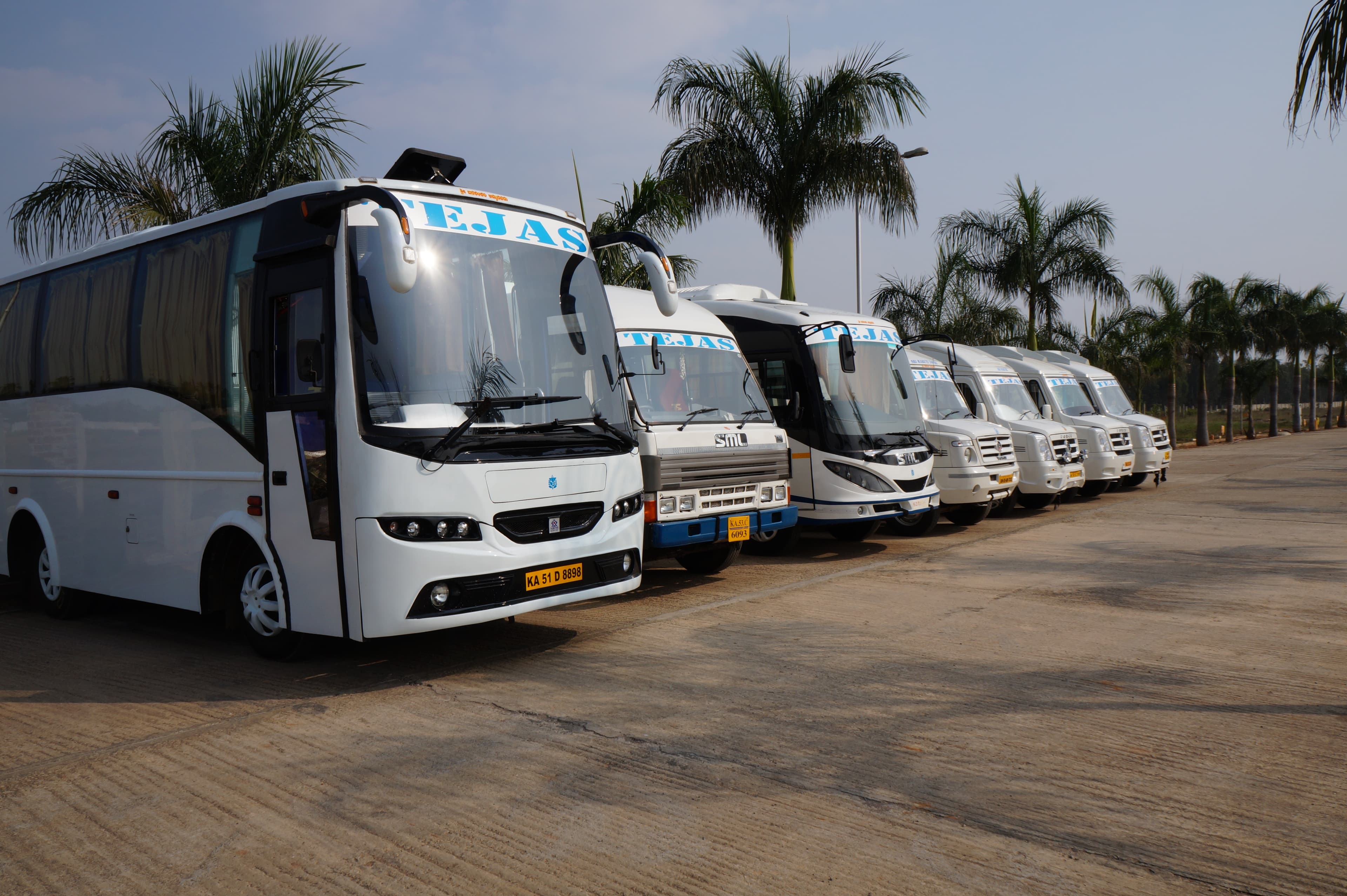 Are there buses available from Bangalore to Lucknow?