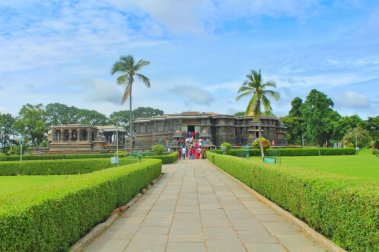 What is the Distance Between Bangalore and Halebeedu?