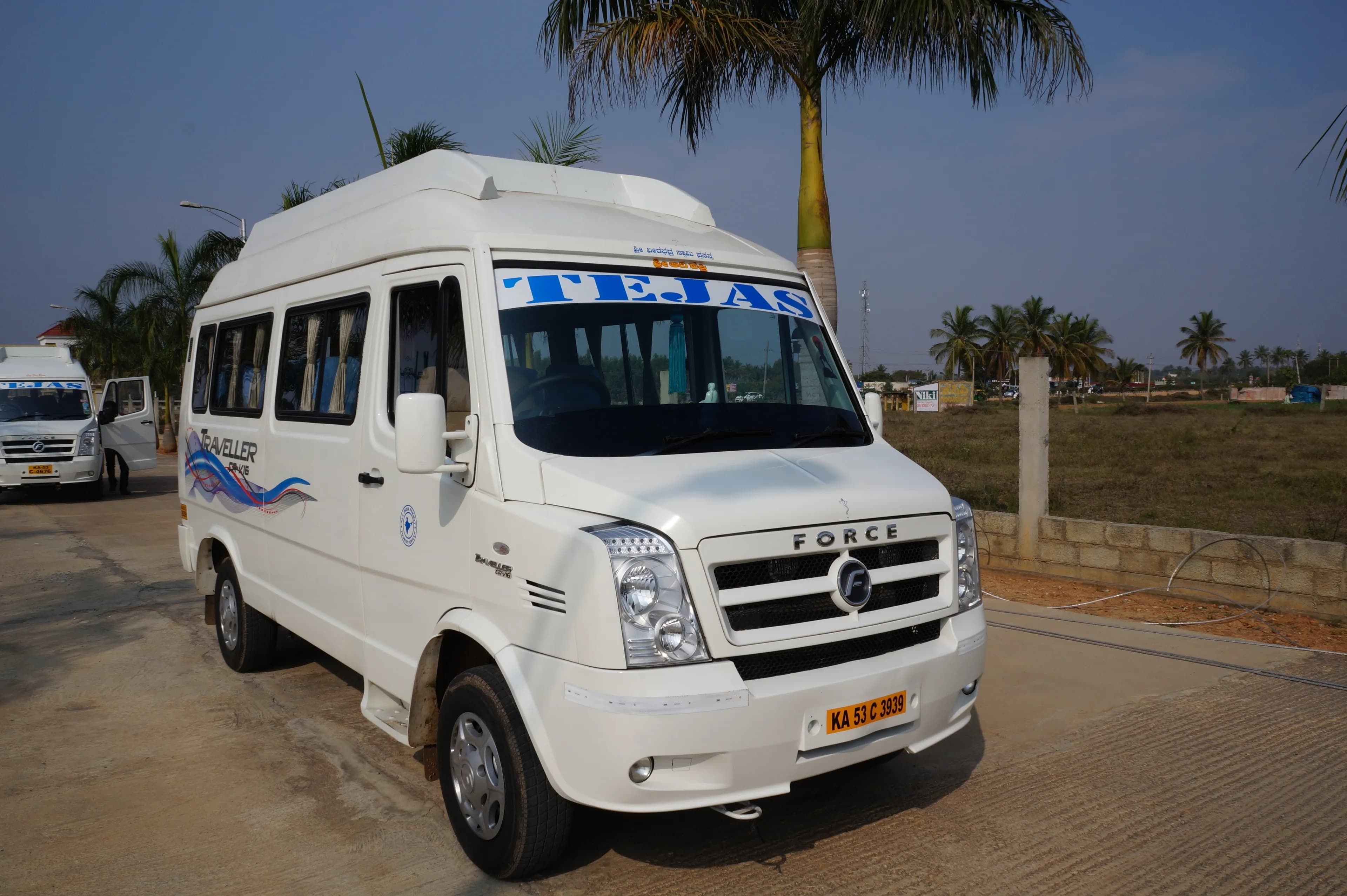 What Are the Basic Etiquette Rules When Travelling in a Tempo Traveller?
