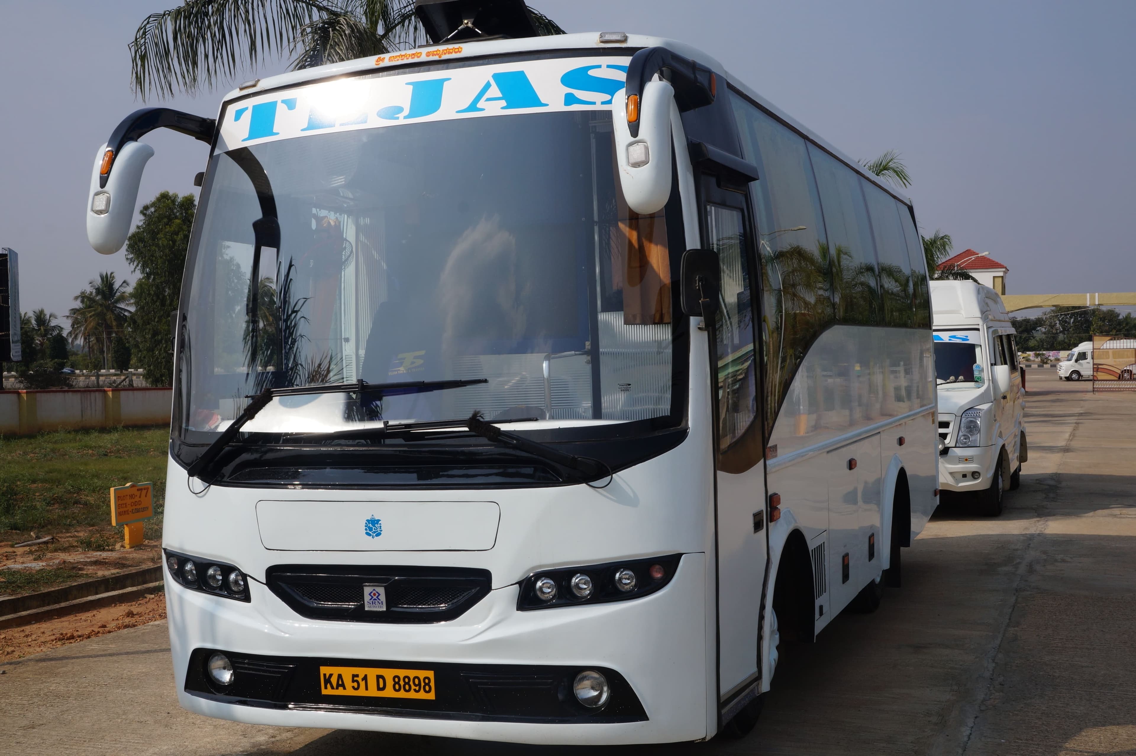 How to Book a 30-Seater Minibus for School or College Tours in Bangalore?