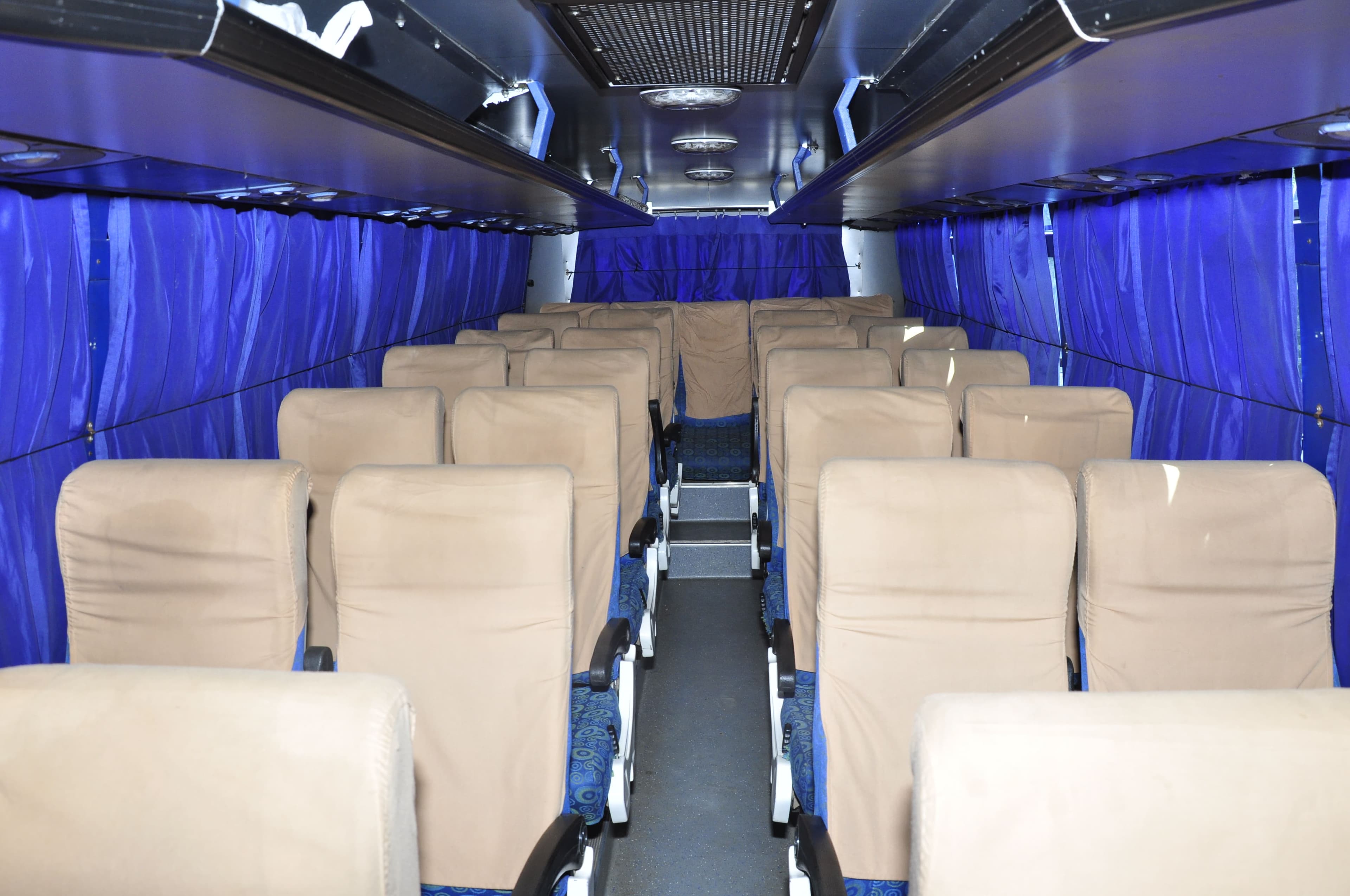What Types of Buses Are Available for Hire from Bangalore to Ooty