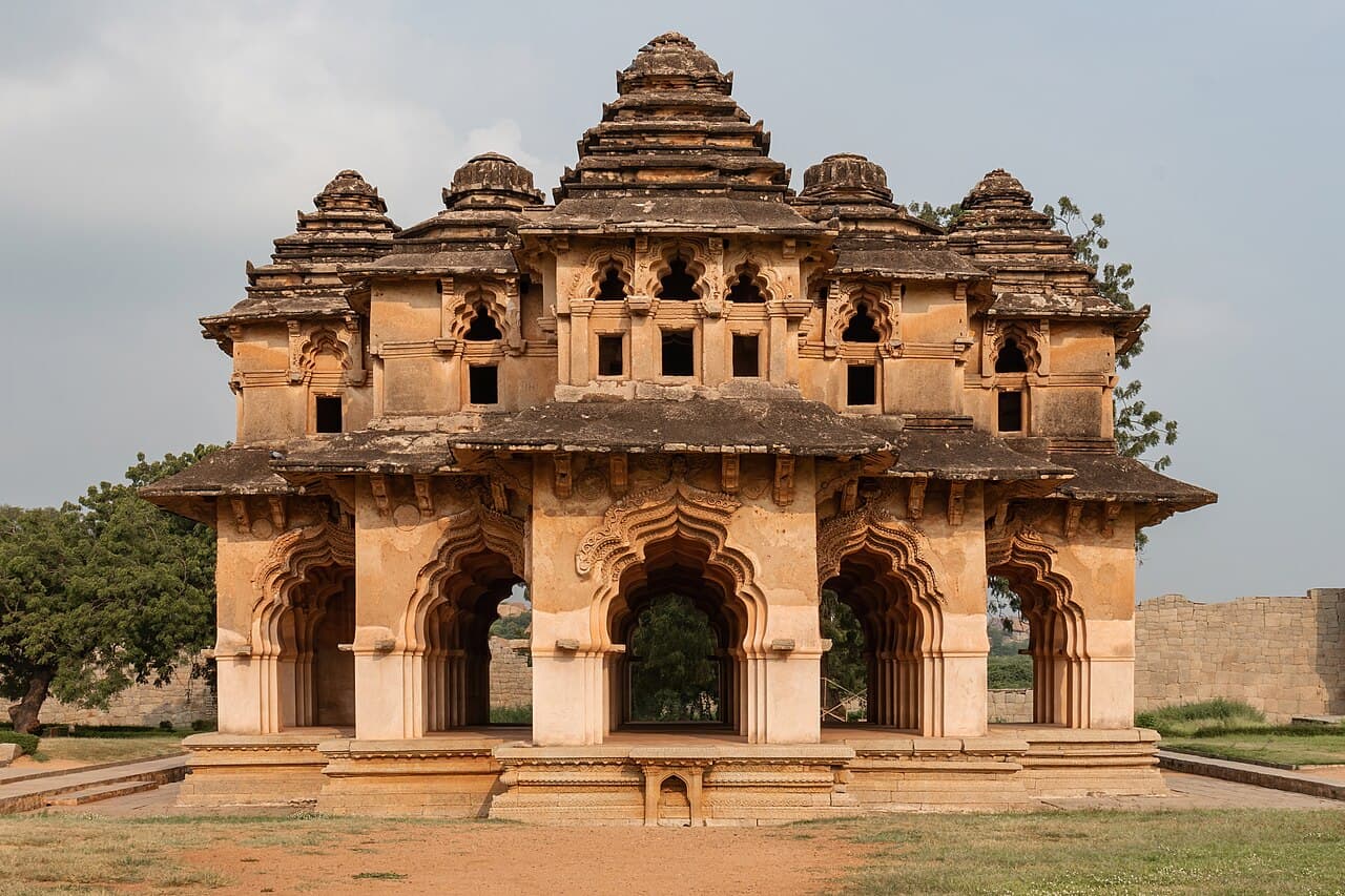 Bangalore to Hampi Distance 