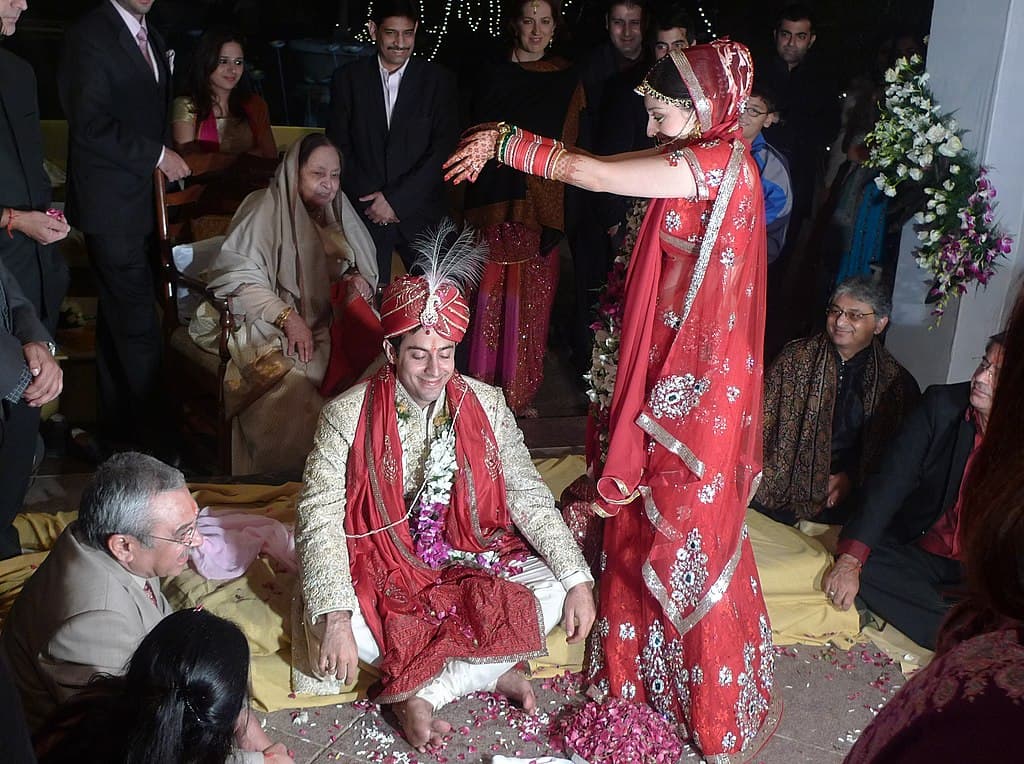 Unique Ideas to Make Your Wedding Vehicle Stand Out
