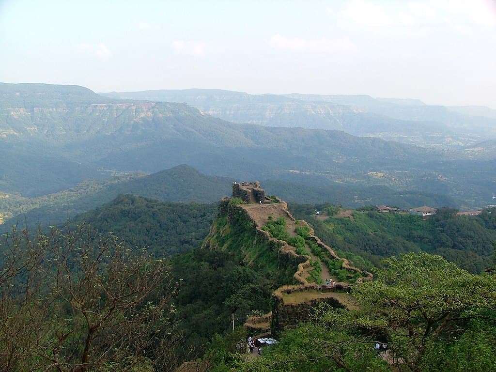 What are the Places to Visit En Route