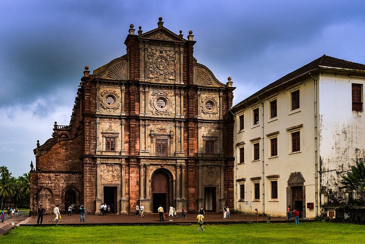 How Far Is Bangalore from Goa and How Long Does It Take to Travel?