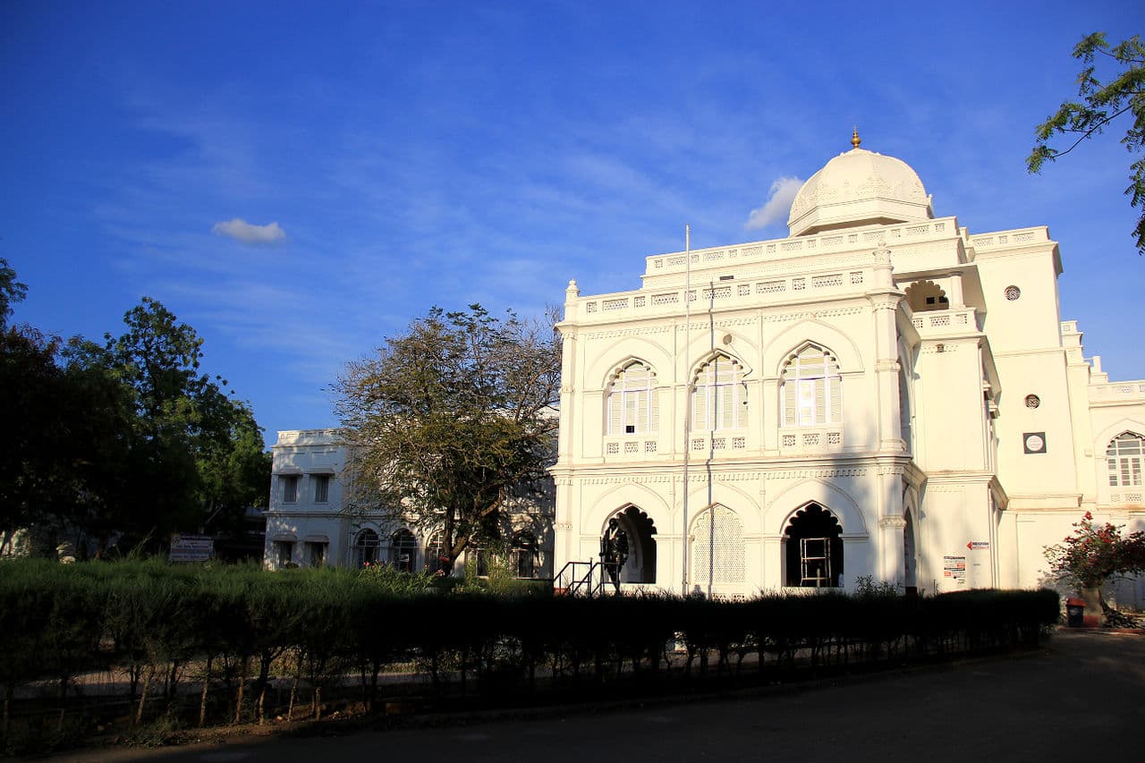 Which Are the Top Stops and Attractions Along the Route?