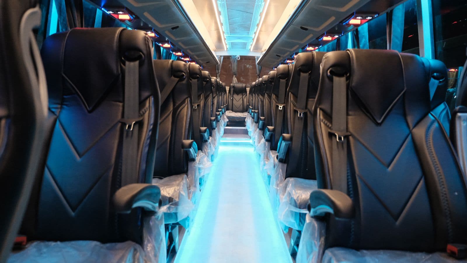What Features and Specifications Should You Look for in a 40‑Seater Bus?