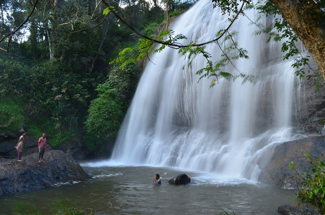 What Is the Distance, Travel Time, and Best Route from Bangalore to Madikeri? 