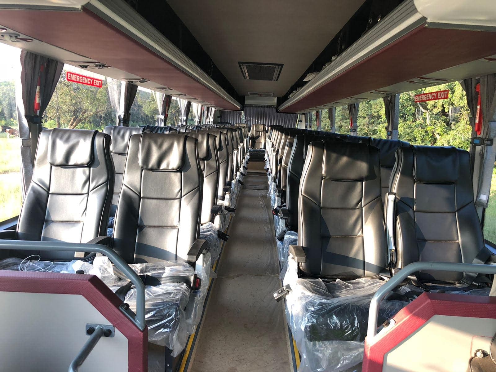 What Are the Key Features of a Mercedes-Benz 45-Seater Coach?