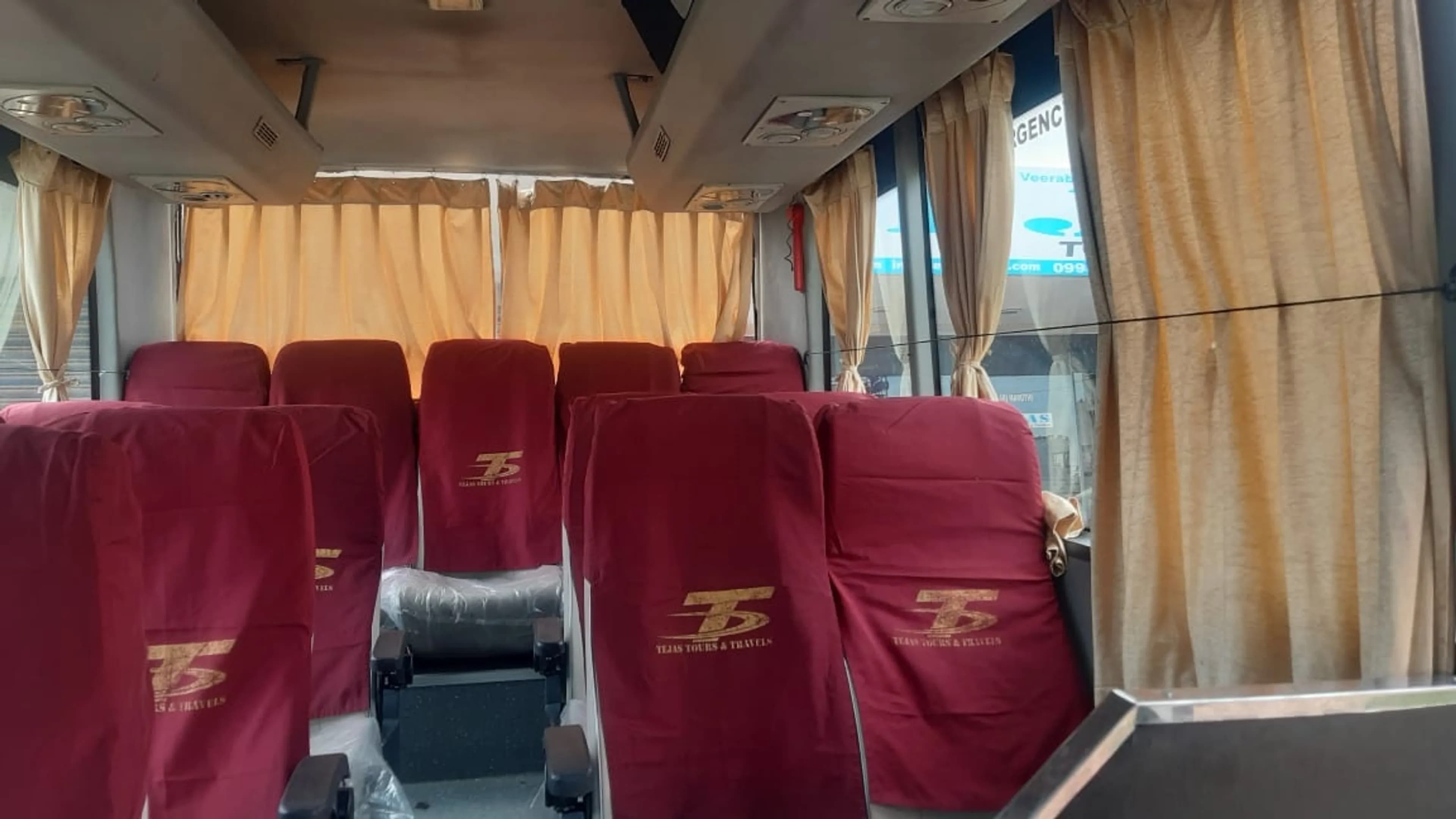 What Are the Benefits of Using Mini Bus Rentals for Employee Transportation?