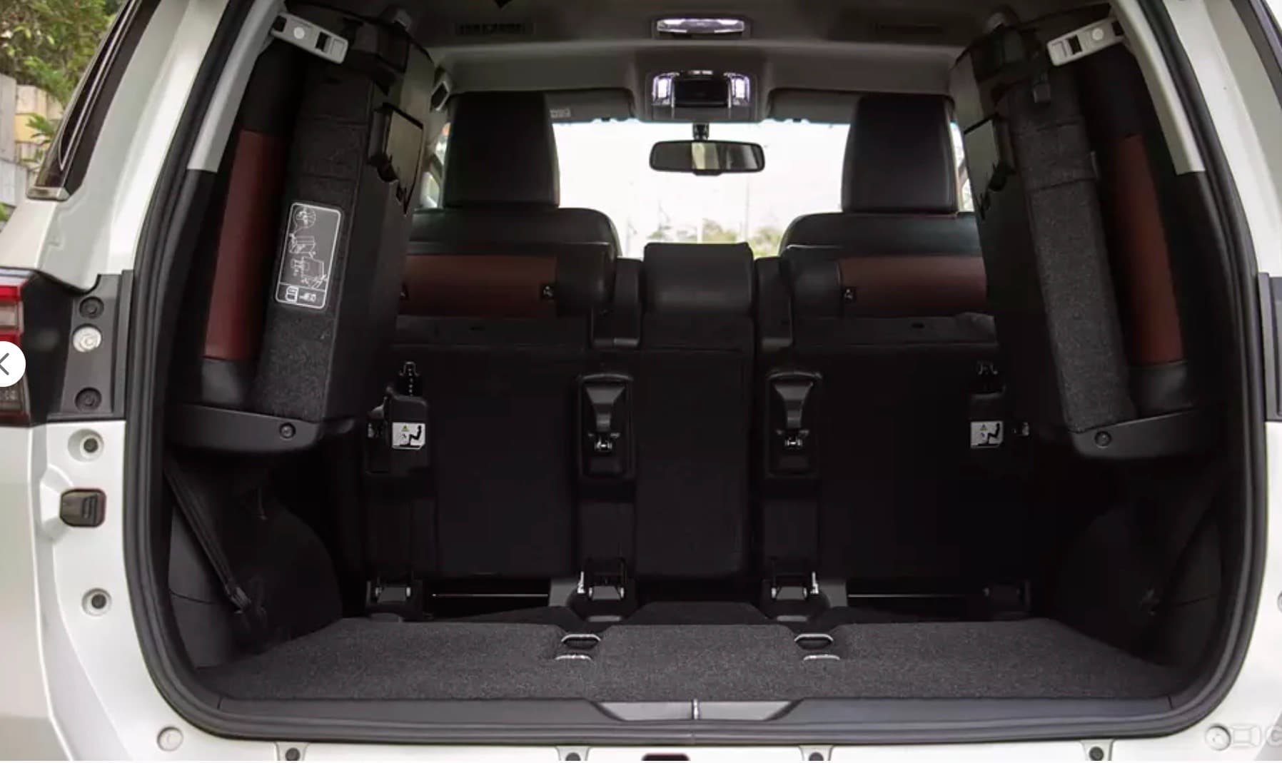 What Makes the Innova Crysta a Luxury Cab Option?