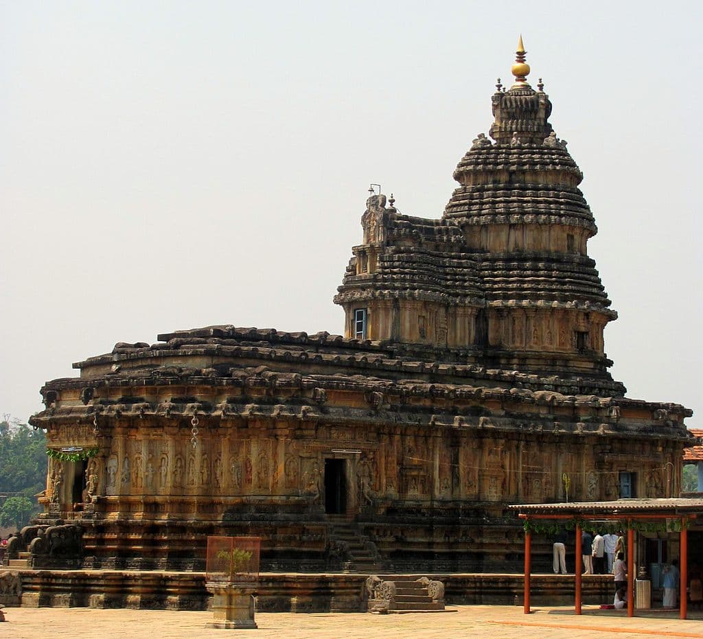 What Is the Historical and Spiritual Significance of Sharada Peetham in Sringeri?